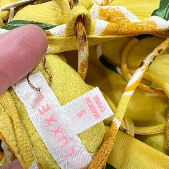 Luxxel Maxi Dress Women Small Yellow Floral Ruffle New Slit Open Back beachy - Picture 9 of 13